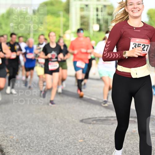 06.09.2026 - CURREX Alsterlauf Dr. Thomas Lammeyer http://msf.ph/oto/10136181 06.09.2026 10:01:08 Laufen 3527, 3 meine-sportfotos.de