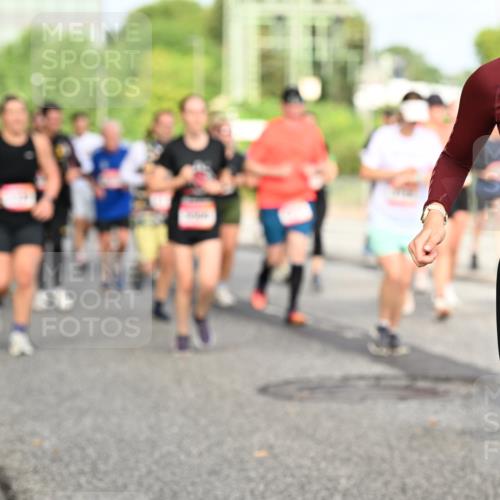 06.09.2026 - CURREX Alsterlauf Dr. Thomas Lammeyer http://msf.ph/oto/10136187 06.09.2026 10:01:08 Laufen 3527 meine-sportfotos.de
