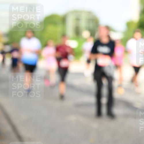 06.09.2026 - CURREX Alsterlauf Dr. Thomas Lammeyer http://msf.ph/oto/10136265 06.09.2026 10:01:15 Laufen  meine-sportfotos.de