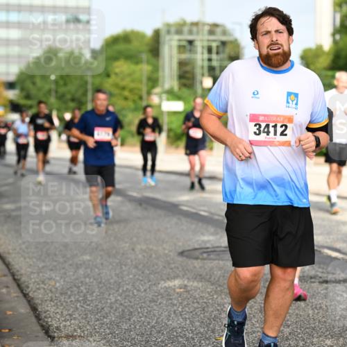 06.09.2026 - CURREX Alsterlauf Dr. Thomas Lammeyer http://msf.ph/oto/10136297 06.09.2026 10:01:18 Laufen 3412 meine-sportfotos.de