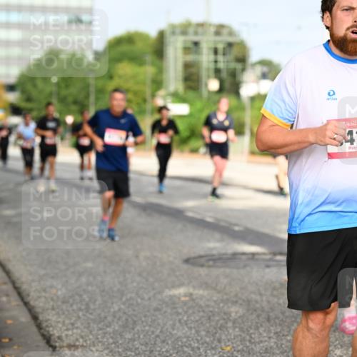 06.09.2026 - CURREX Alsterlauf Dr. Thomas Lammeyer http://msf.ph/oto/10136302 06.09.2026 10:01:18 Laufen 412 meine-sportfotos.de