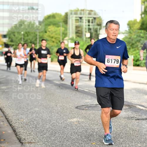 06.09.2026 - CURREX Alsterlauf Dr. Thomas Lammeyer http://msf.ph/oto/10136325 06.09.2026 10:01:21 Laufen 6179 meine-sportfotos.de