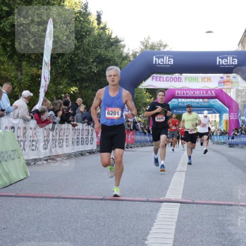 06.09.2026 - CURREX Alsterlauf Yannick Fuchs http://msf.ph/oto/10136327 06.09.2026 09:44:40 Ziel 3226, 3445, 3503, 3545, 3671, 4133, 4597, 5453, 5529, 5864, 6201, 8097, 8216, 8224, 8264 meine-sportfotos.de