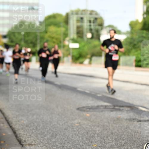 06.09.2026 - CURREX Alsterlauf Dr. Thomas Lammeyer http://msf.ph/oto/10136396 06.09.2026 10:01:27 Laufen 639 meine-sportfotos.de
