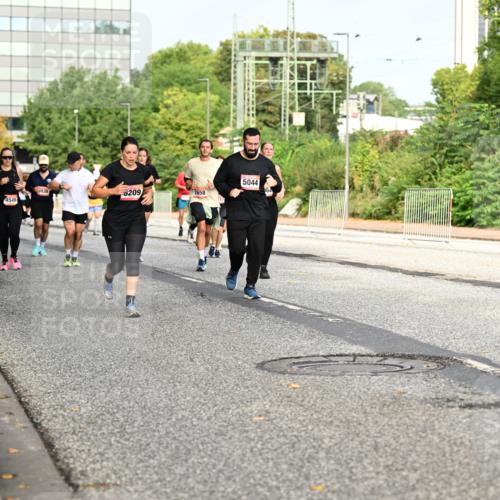 06.09.2026 - CURREX Alsterlauf Dr. Thomas Lammeyer http://msf.ph/oto/10136417 06.09.2026 10:01:29 Laufen 4549, 8, 38, 6209, 2658, 5044 meine-sportfotos.de