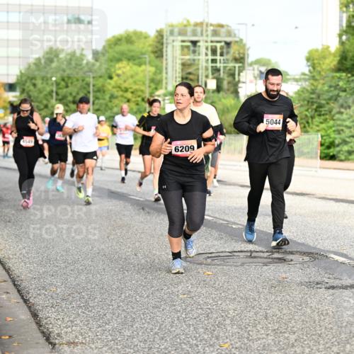 06.09.2026 - CURREX Alsterlauf Dr. Thomas Lammeyer http://msf.ph/oto/10136437 06.09.2026 10:01:31 Laufen 4549, 6209, 5044 meine-sportfotos.de