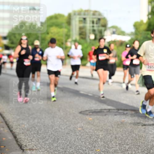 06.09.2026 - CURREX Alsterlauf Dr. Thomas Lammeyer http://msf.ph/oto/10136459 06.09.2026 10:01:33 Laufen 62 meine-sportfotos.de