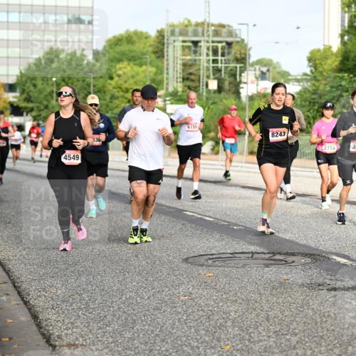 06.09.2026 - CURREX Alsterlauf Dr. Thomas Lammeyer http://msf.ph/oto/10136466 06.09.2026 10:01:34 Laufen 4549, 36, 6155, 8243, 2718, 3317, 2 meine-sportfotos.de
