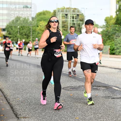 06.09.2026 - CURREX Alsterlauf Dr. Thomas Lammeyer http://msf.ph/oto/10136486 06.09.2026 10:01:35 Laufen 4549, 624, 2776 meine-sportfotos.de