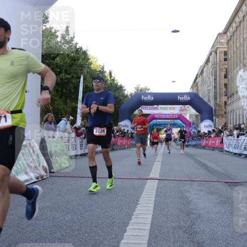 06.09.2026 - CURREX Alsterlauf Yannick Fuchs http://msf.ph/oto/10136516 06.09.2026 09:44:45 Ziel 2442, 3226, 3445, 3671, 3802, 3803, 4039, 5286, 5529, 6201, 8224, 8264 meine-sportfotos.de