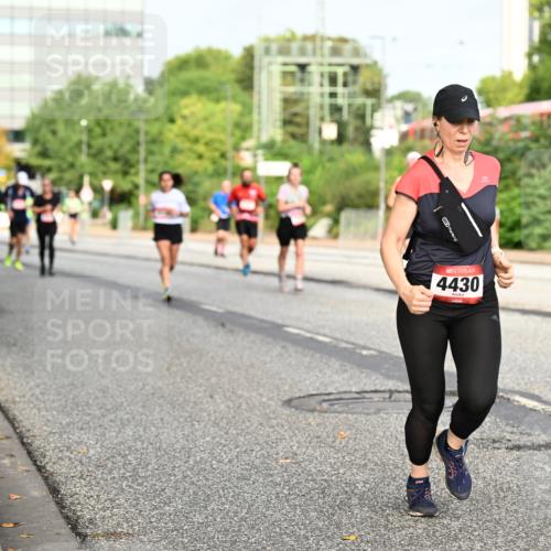 06.09.2026 - CURREX Alsterlauf Dr. Thomas Lammeyer http://msf.ph/oto/10136547 06.09.2026 10:01:41 Laufen 4430 meine-sportfotos.de