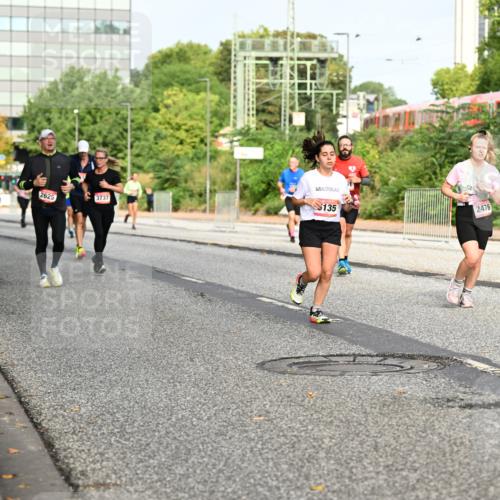 06.09.2026 - CURREX Alsterlauf Dr. Thomas Lammeyer http://msf.ph/oto/10136584 06.09.2026 10:01:44 Laufen 3457, 2625, 3737, 135, 2476 meine-sportfotos.de