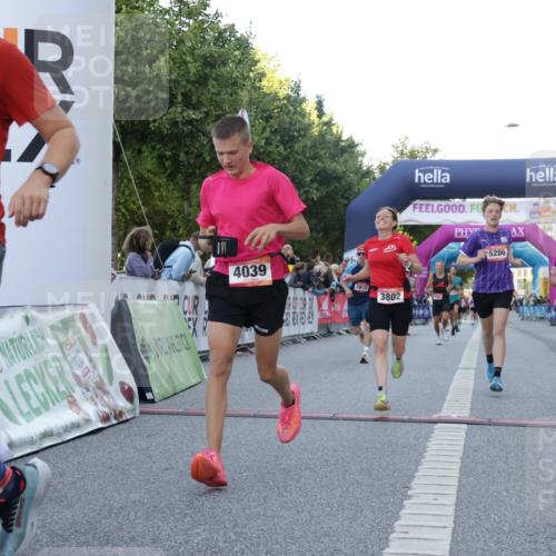 06.09.2026 - CURREX Alsterlauf Yannick Fuchs http://msf.ph/oto/10136642 06.09.2026 09:44:48 Ziel 2442, 2452, 2610, 3226, 3445, 3671, 3802, 3803, 4039, 5286, 6201, 8264 meine-sportfotos.de