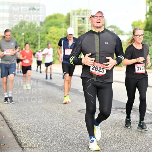 06.09.2026 - CURREX Alsterlauf Dr. Thomas Lammeyer http://msf.ph/oto/10136646 06.09.2026 10:01:50 Laufen 415, 2625, 3737 meine-sportfotos.de
