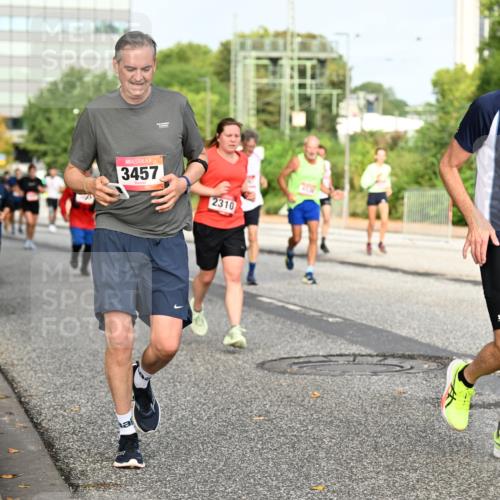 06.09.2026 - CURREX Alsterlauf Dr. Thomas Lammeyer http://msf.ph/oto/10136671 06.09.2026 10:01:52 Laufen 4642, 3457, 2310, 4152 meine-sportfotos.de