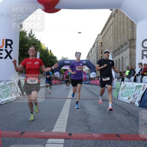 06.09.2026 - CURREX Alsterlauf Yannick Fuchs http://msf.ph/oto/10136680 06.09.2026 09:44:50 Ziel 2442, 2452, 2610, 3226, 3671, 3802, 3803, 4039, 4128, 5286, 8264 meine-sportfotos.de