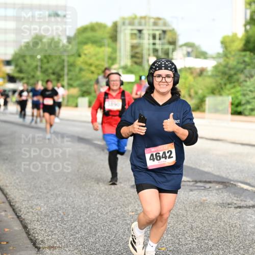 06.09.2026 - CURREX Alsterlauf Dr. Thomas Lammeyer http://msf.ph/oto/10136710 06.09.2026 10:01:55 Laufen 3890, 4642, 2267 meine-sportfotos.de
