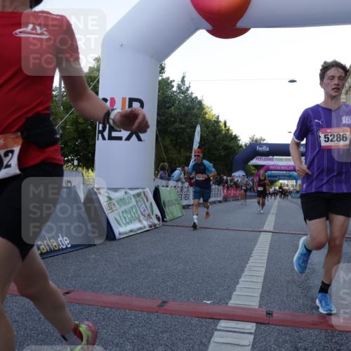 06.09.2026 - CURREX Alsterlauf Yannick Fuchs http://msf.ph/oto/10136715 06.09.2026 09:44:50 Ziel 2442, 2452, 2610, 3226, 3671, 3802, 3803, 4039, 4128, 5286, 8264 meine-sportfotos.de