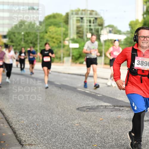 06.09.2026 - CURREX Alsterlauf Dr. Thomas Lammeyer http://msf.ph/oto/10136731 06.09.2026 10:01:57 Laufen 3890 meine-sportfotos.de