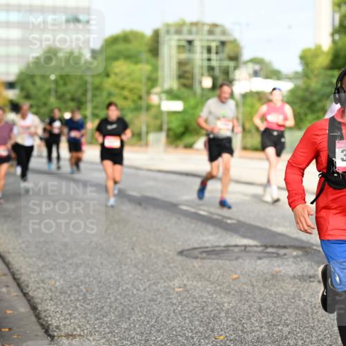 06.09.2026 - CURREX Alsterlauf Dr. Thomas Lammeyer http://msf.ph/oto/10136732 06.09.2026 10:01:57 Laufen 3890 meine-sportfotos.de