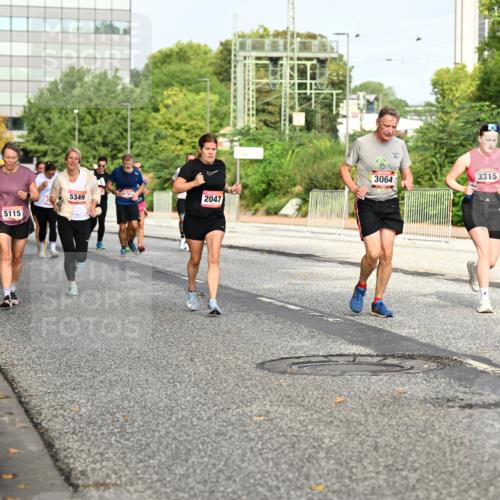 06.09.2026 - CURREX Alsterlauf Dr. Thomas Lammeyer http://msf.ph/oto/10136742 06.09.2026 10:01:58 Laufen 3315, 3064, 5781, 2047, 4481, 5349, 5115 meine-sportfotos.de