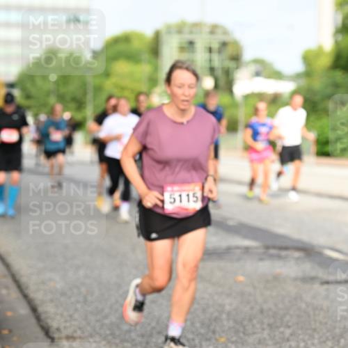 06.09.2026 - CURREX Alsterlauf Dr. Thomas Lammeyer http://msf.ph/oto/10136794 06.09.2026 10:02:02 Laufen 5115 meine-sportfotos.de