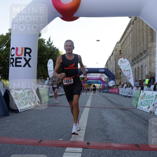 06.09.2026 - CURREX Alsterlauf Yannick Fuchs http://msf.ph/oto/10136847 06.09.2026 09:44:54 Ziel 2442, 2452, 2610, 3802, 3803, 4039, 4128, 5286, 5837, 6243 meine-sportfotos.de