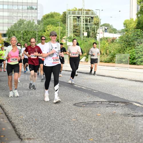06.09.2026 - CURREX Alsterlauf Dr. Thomas Lammeyer http://msf.ph/oto/10136863 06.09.2026 10:02:09 Laufen 6121, 4197, 5726, 394, 3439, 5364 meine-sportfotos.de