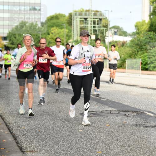 06.09.2026 - CURREX Alsterlauf Dr. Thomas Lammeyer http://msf.ph/oto/10136873 06.09.2026 10:02:10 Laufen 5726, 5390, 3439, 5364, 6121 meine-sportfotos.de