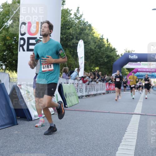 06.09.2026 - CURREX Alsterlauf Yannick Fuchs http://msf.ph/oto/10136880 06.09.2026 09:44:55 Ziel 2452, 2610, 3802, 3803, 4011, 4039, 4128, 5286, 5837, 6243 meine-sportfotos.de