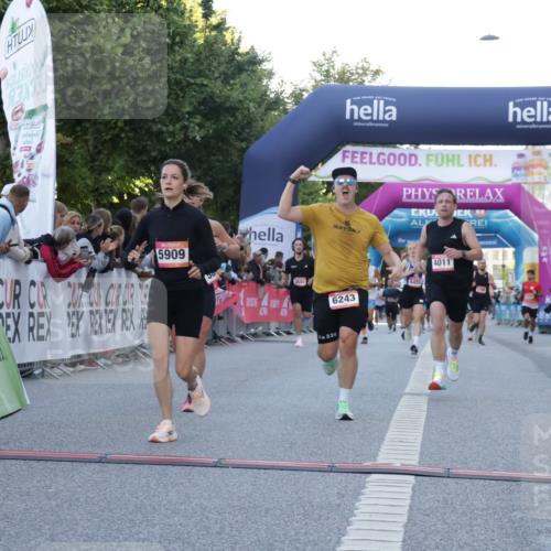 06.09.2026 - CURREX Alsterlauf Yannick Fuchs http://msf.ph/oto/10136910 06.09.2026 09:44:57 Ziel 2452, 2610, 3803, 4011, 4128, 5286, 5837, 6243, 6420 meine-sportfotos.de