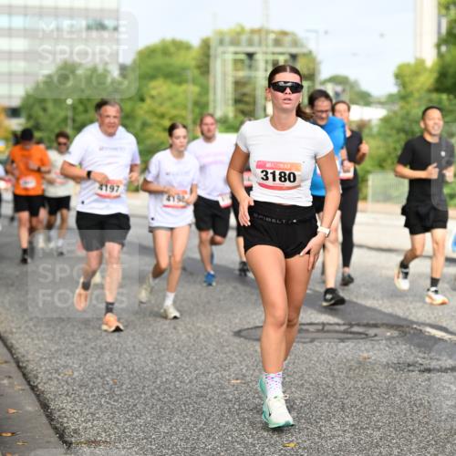 06.09.2026 - CURREX Alsterlauf Dr. Thomas Lammeyer http://msf.ph/oto/10136919 06.09.2026 10:02:13 Laufen 4197, 3180 meine-sportfotos.de