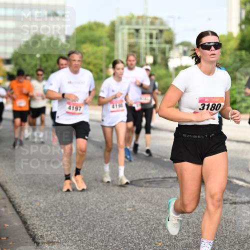 06.09.2026 - CURREX Alsterlauf Dr. Thomas Lammeyer http://msf.ph/oto/10136926 06.09.2026 10:02:14 Laufen 4197, 4158, 3180 meine-sportfotos.de