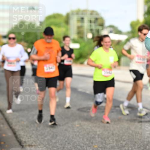 06.09.2026 - CURREX Alsterlauf Dr. Thomas Lammeyer http://msf.ph/oto/10136968 06.09.2026 10:02:18 Laufen 254 meine-sportfotos.de