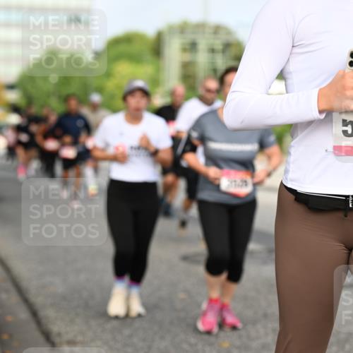 06.09.2026 - CURREX Alsterlauf Dr. Thomas Lammeyer http://msf.ph/oto/10137001 06.09.2026 10:02:21 Laufen 5003 meine-sportfotos.de