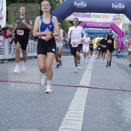 06.09.2026 - CURREX Alsterlauf Yannick Fuchs http://msf.ph/oto/10137059 06.09.2026 09:45:02 Ziel 2289, 2786, 3641, 3771, 3974, 4011, 4128, 4255, 5837, 6243, 6420 meine-sportfotos.de