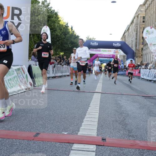 06.09.2026 - CURREX Alsterlauf Yannick Fuchs http://msf.ph/oto/10137082 06.09.2026 09:45:03 Ziel 2289, 2786, 3641, 3767, 3771, 3974, 4011, 4255, 5272, 5837, 6243, 6420 meine-sportfotos.de