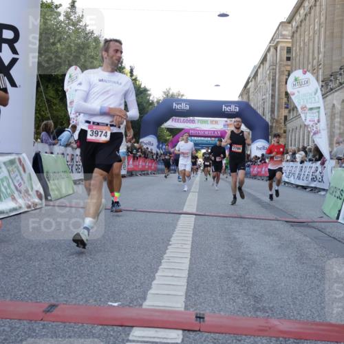 06.09.2026 - CURREX Alsterlauf Yannick Fuchs http://msf.ph/oto/10137096 06.09.2026 09:45:04 Ziel 2289, 2786, 3641, 3767, 3771, 3974, 4011, 4255, 5272, 5837, 6243, 6420 meine-sportfotos.de