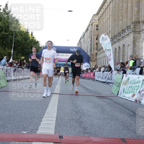06.09.2026 - CURREX Alsterlauf Yannick Fuchs http://msf.ph/oto/10137107 06.09.2026 09:45:06 Ziel 2289, 2786, 3641, 3767, 3771, 3873, 3974, 4011, 4255, 5272, 5341, 5770, 5837, 6243, 6420 meine-sportfotos.de