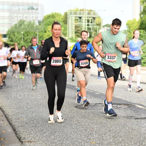 06.09.2026 - CURREX Alsterlauf Dr. Thomas Lammeyer http://msf.ph/oto/10137110 06.09.2026 10:02:32 Laufen 6433, 3980, 4508, 266, 3337 meine-sportfotos.de