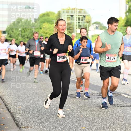 06.09.2026 - CURREX Alsterlauf Dr. Thomas Lammeyer http://msf.ph/oto/10137114 06.09.2026 10:02:32 Laufen 1119, 3980, 4508, 3337, 2266 meine-sportfotos.de