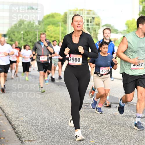 06.09.2026 - CURREX Alsterlauf Dr. Thomas Lammeyer http://msf.ph/oto/10137116 06.09.2026 10:02:32 Laufen 6433, 3980, 4508, 5537 meine-sportfotos.de