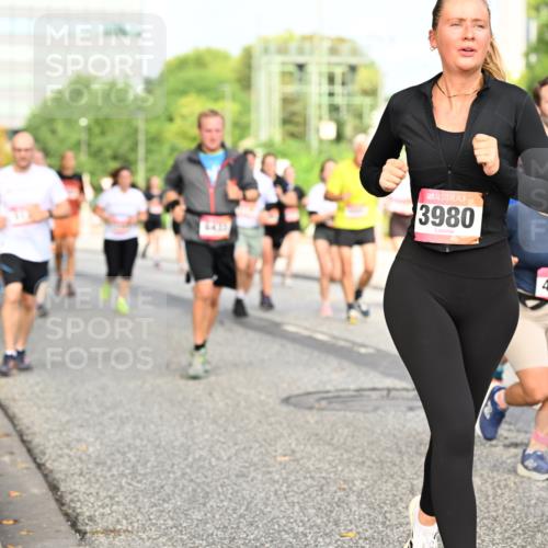 06.09.2026 - CURREX Alsterlauf Dr. Thomas Lammeyer http://msf.ph/oto/10137124 06.09.2026 10:02:33 Laufen 3980, 4508 meine-sportfotos.de