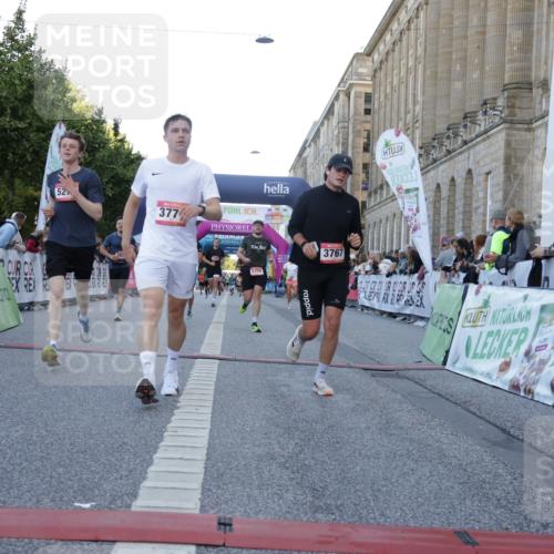06.09.2026 - CURREX Alsterlauf Yannick Fuchs http://msf.ph/oto/10137127 06.09.2026 09:45:07 Ziel 2289, 2489, 2786, 3641, 3767, 3771, 3873, 3974, 4011, 4255, 4331, 5266, 5272, 5341, 5770, 6420 meine-sportfotos.de