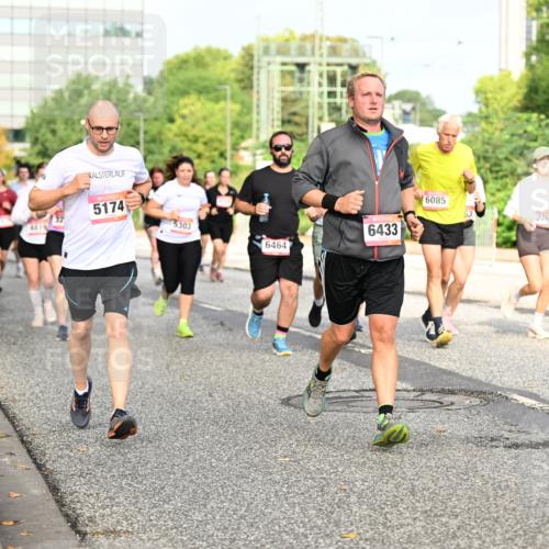 06.09.2026 - CURREX Alsterlauf Dr. Thomas Lammeyer http://msf.ph/oto/10137137 06.09.2026 10:02:34 Laufen 4819, 5174, 5303, 6464, 6433, 6085, 2762, 2761 meine-sportfotos.de