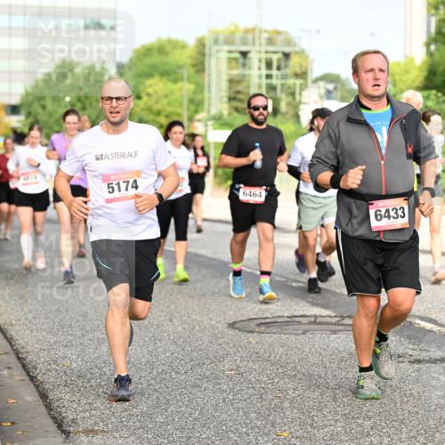 06.09.2026 - CURREX Alsterlauf Dr. Thomas Lammeyer http://msf.ph/oto/10137144 06.09.2026 10:02:35 Laufen 5174, 6464, 6433 meine-sportfotos.de