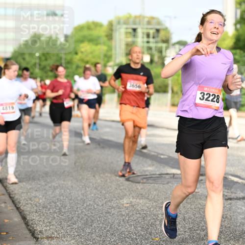 06.09.2026 - CURREX Alsterlauf Dr. Thomas Lammeyer http://msf.ph/oto/10137174 06.09.2026 10:02:38 Laufen 4819, 3656, 3228 meine-sportfotos.de