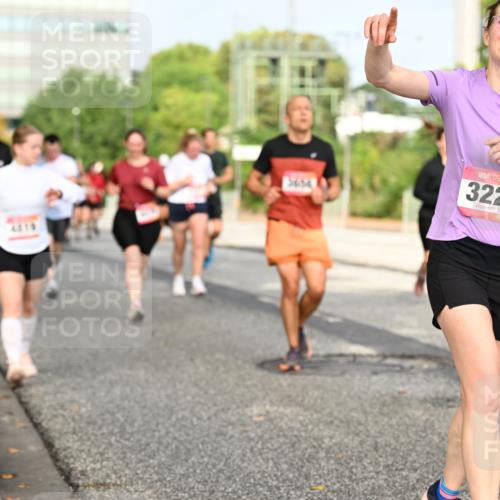 06.09.2026 - CURREX Alsterlauf Dr. Thomas Lammeyer http://msf.ph/oto/10137177 06.09.2026 10:02:38 Laufen 3228 meine-sportfotos.de