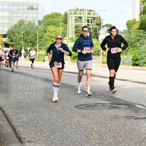 06.09.2026 - CURREX Alsterlauf Dr. Thomas Lammeyer http://msf.ph/oto/10137331 06.09.2026 10:02:53 Laufen 2541, 3247, 3130 meine-sportfotos.de