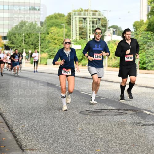 06.09.2026 - CURREX Alsterlauf Dr. Thomas Lammeyer http://msf.ph/oto/10137335 06.09.2026 10:02:53 Laufen 2541, 3247, 3130 meine-sportfotos.de